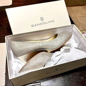 Bandolino Franci Wedge Pump Gold
